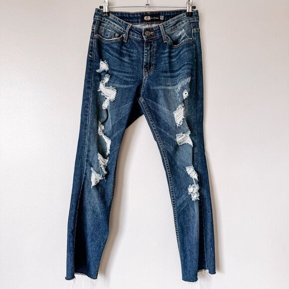 John Eshaya Distressed Skinny Crop Medium Wash Jean Size 6 - Picture 2 of 6